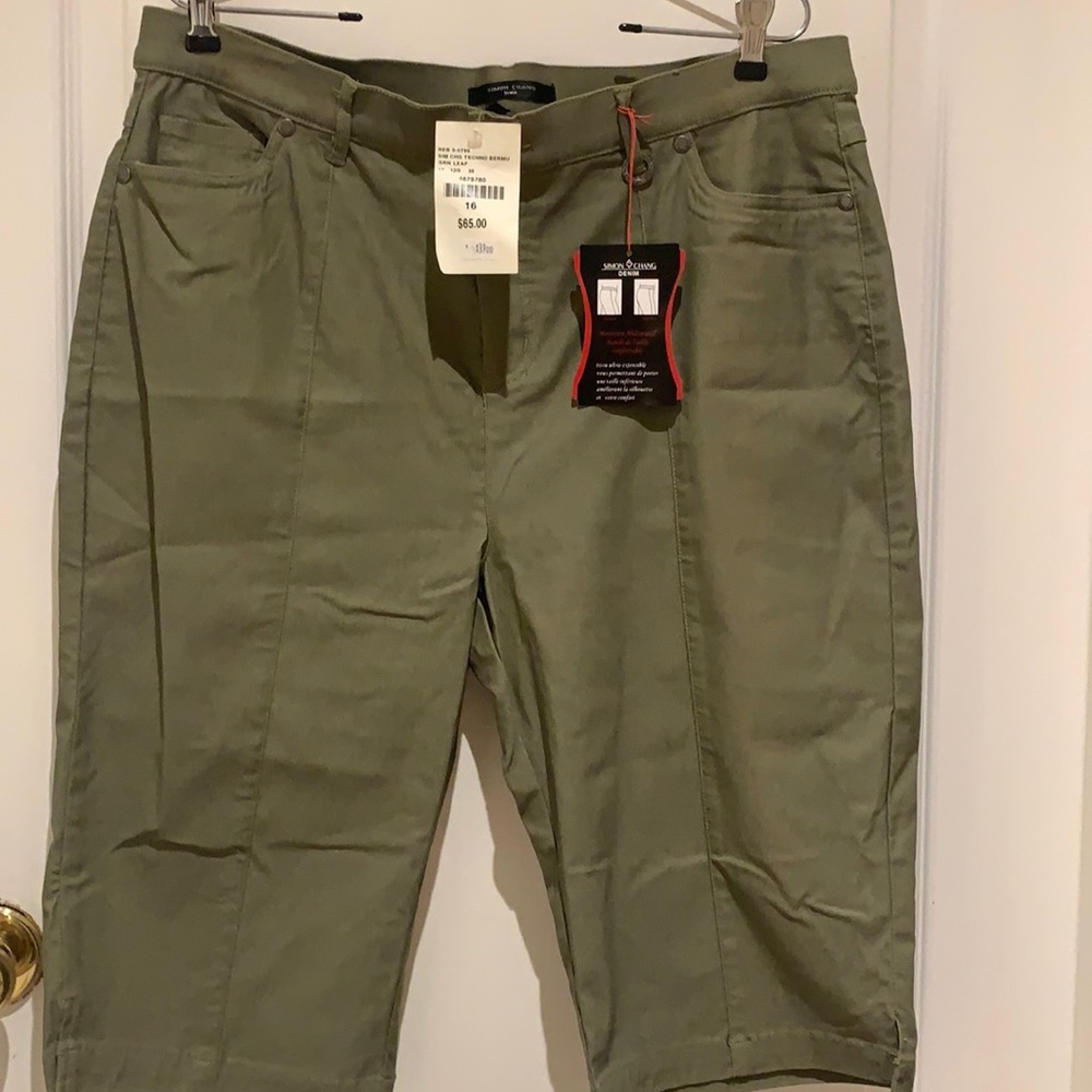 NWT. Simon Chang shorts